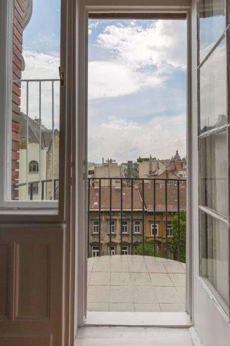 Grand Luxury On The Broadway W Jacuzzi Apartment Budapest